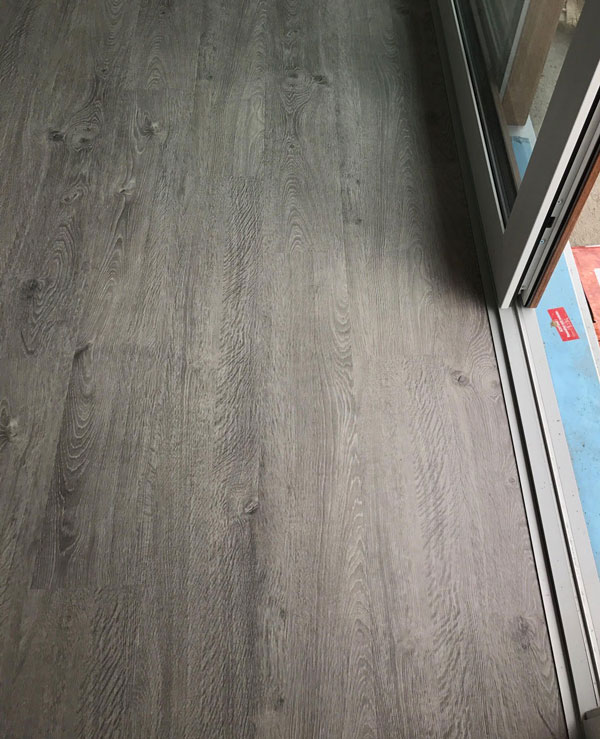 Jakým směrem položit vinyl